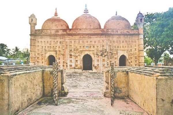 আরব কারিগররা দিনাজপুরে যে মসজিদ নির্মাণ করেছিলেন