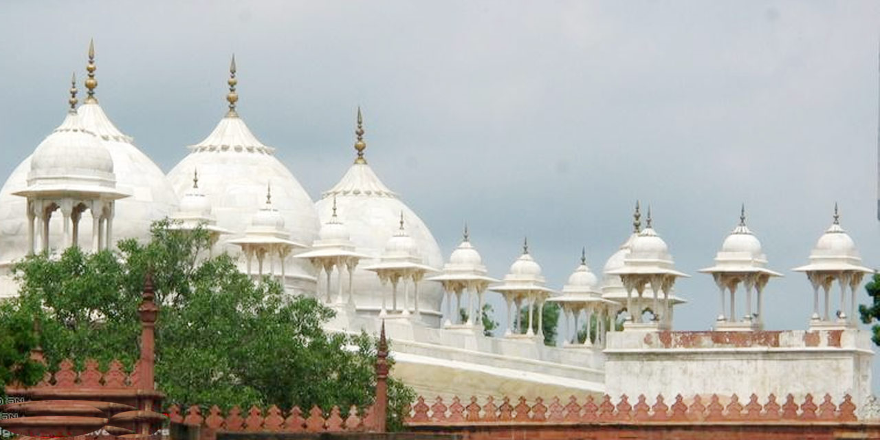 যেভাবে নির্মাণ করা হয়েছিল আগ্রার বিখ্যাত মতি মসজিদ